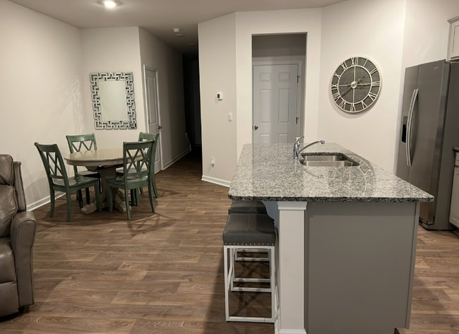 Building Photo - 8009 Murray Br Dr