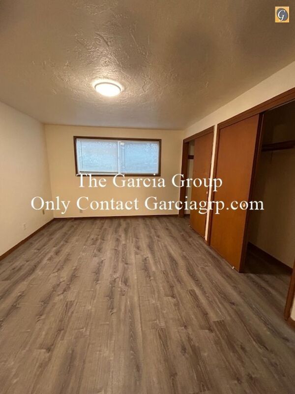 Building Photo - 581 Holmes Ln