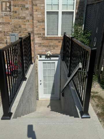 Building Photo - 60 Gowland Rd