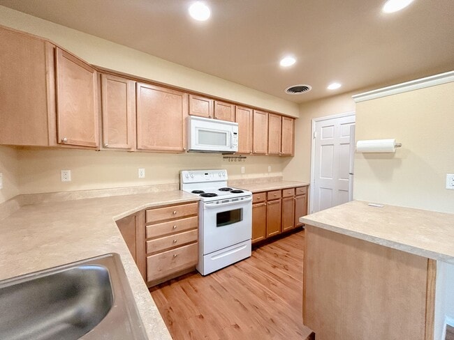 Building Photo - 12273 E Bates Cir