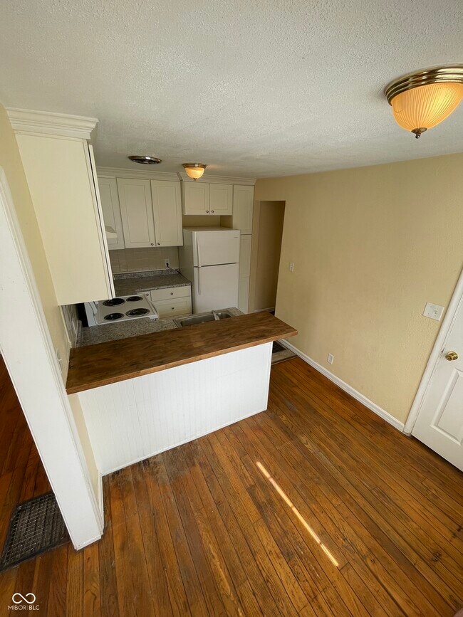 Foto del edificio - 53 Jenny Ln