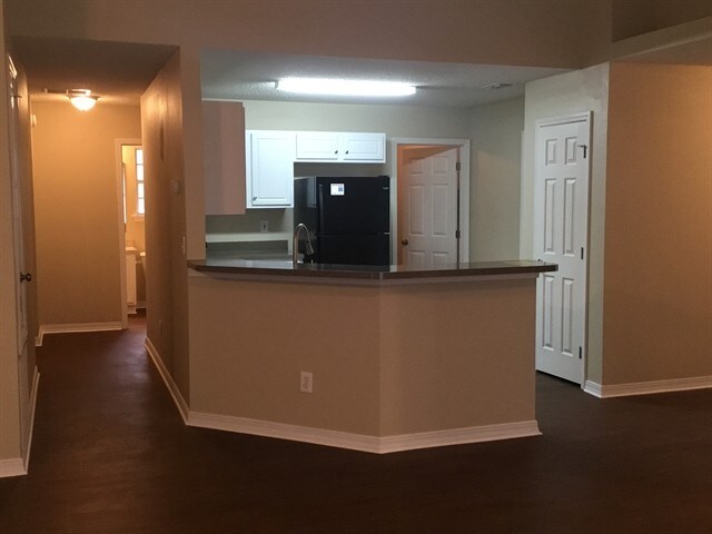 Foto del edificio - 6247 Ironside Dr N