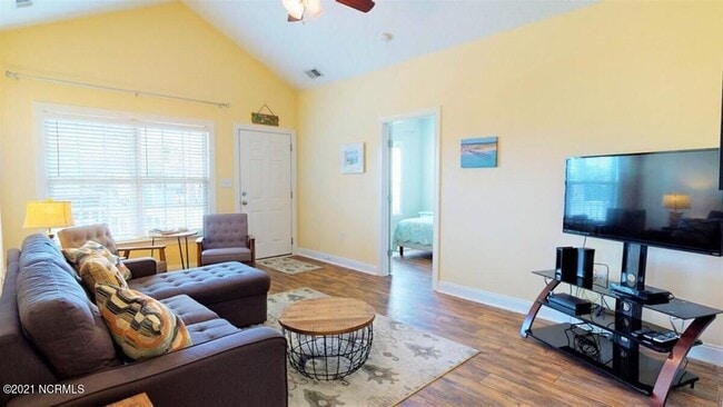 Building Photo - 1313 Swordfish Ln