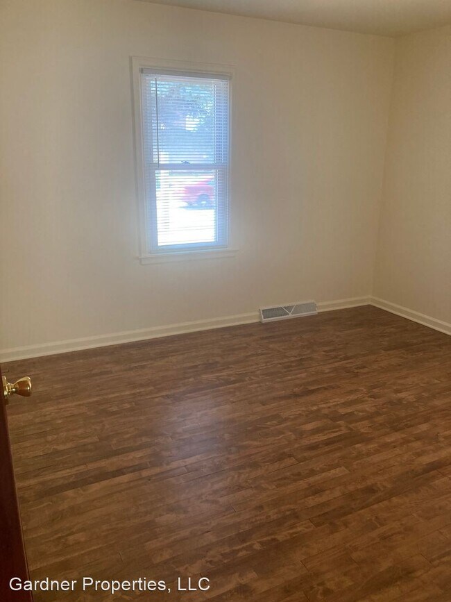 Building Photo - 2 br, 1.5 bath House - 6316 W Lisbon Ave