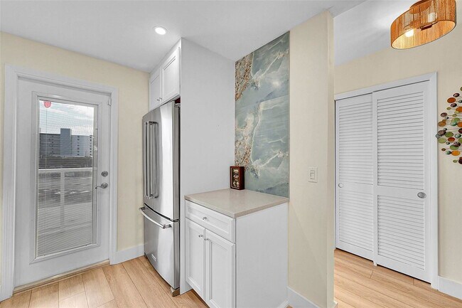 Foto del edificio - 2731 NE 14th St