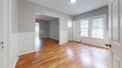 Building Photo - 888 Rondel Rd