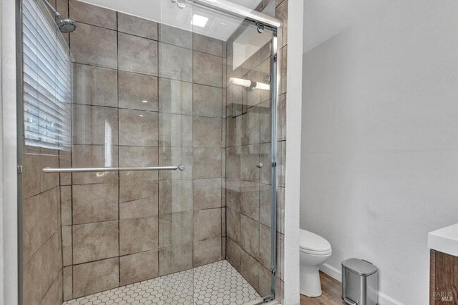 Baño 1 - 683 Appian Way