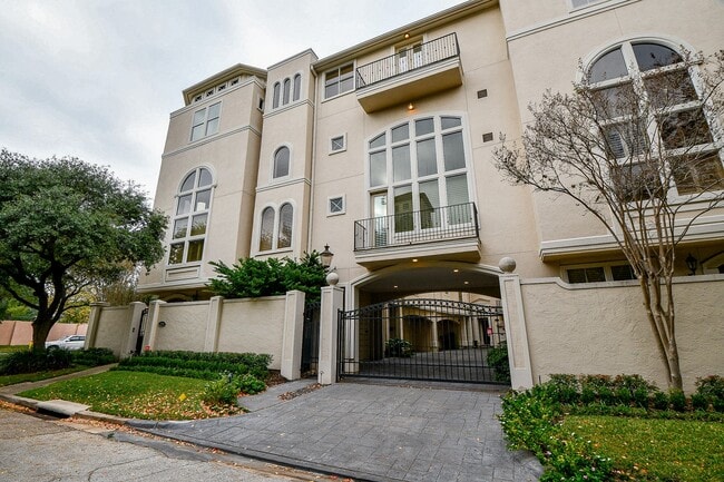 Building Photo - 2094 Brentwood Dr