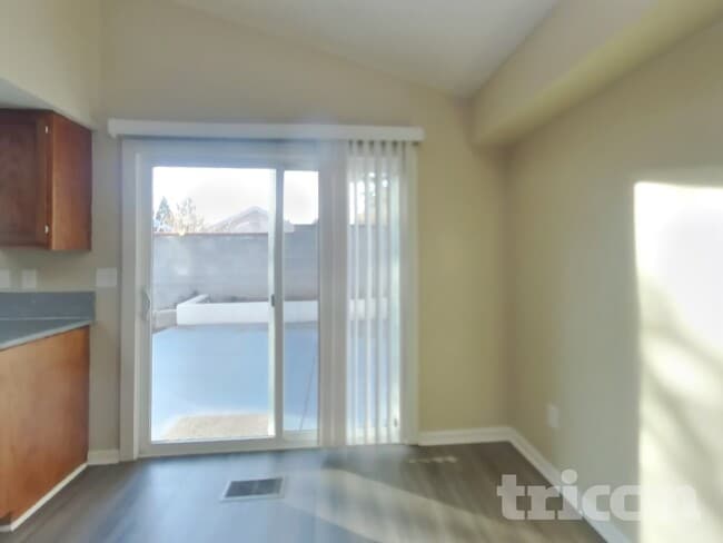 Building Photo - 5972 Royal Vista Way