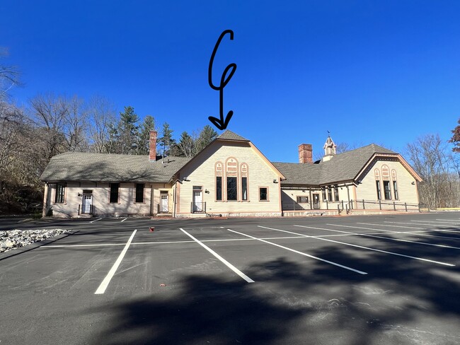 Building Photo - 352 Manchaug Rd