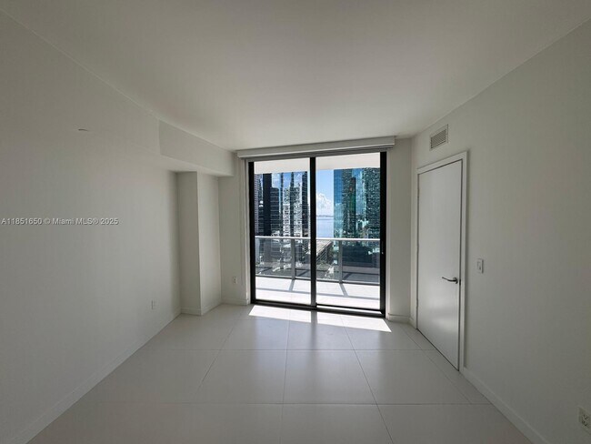 Foto del edificio - 480 NE 31st St