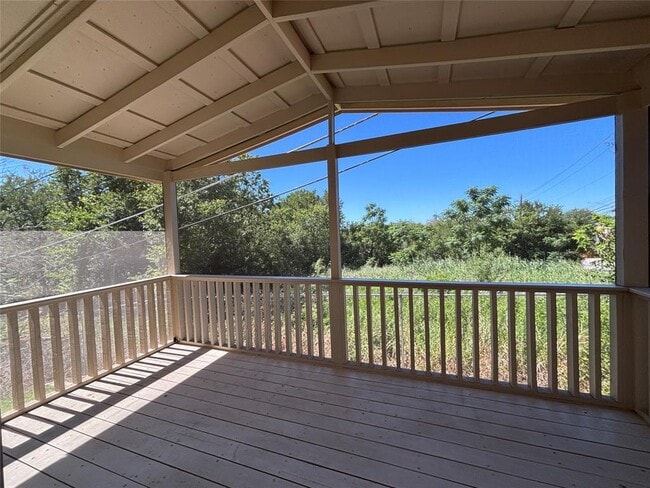 Building Photo - 2700 Catalina Dr