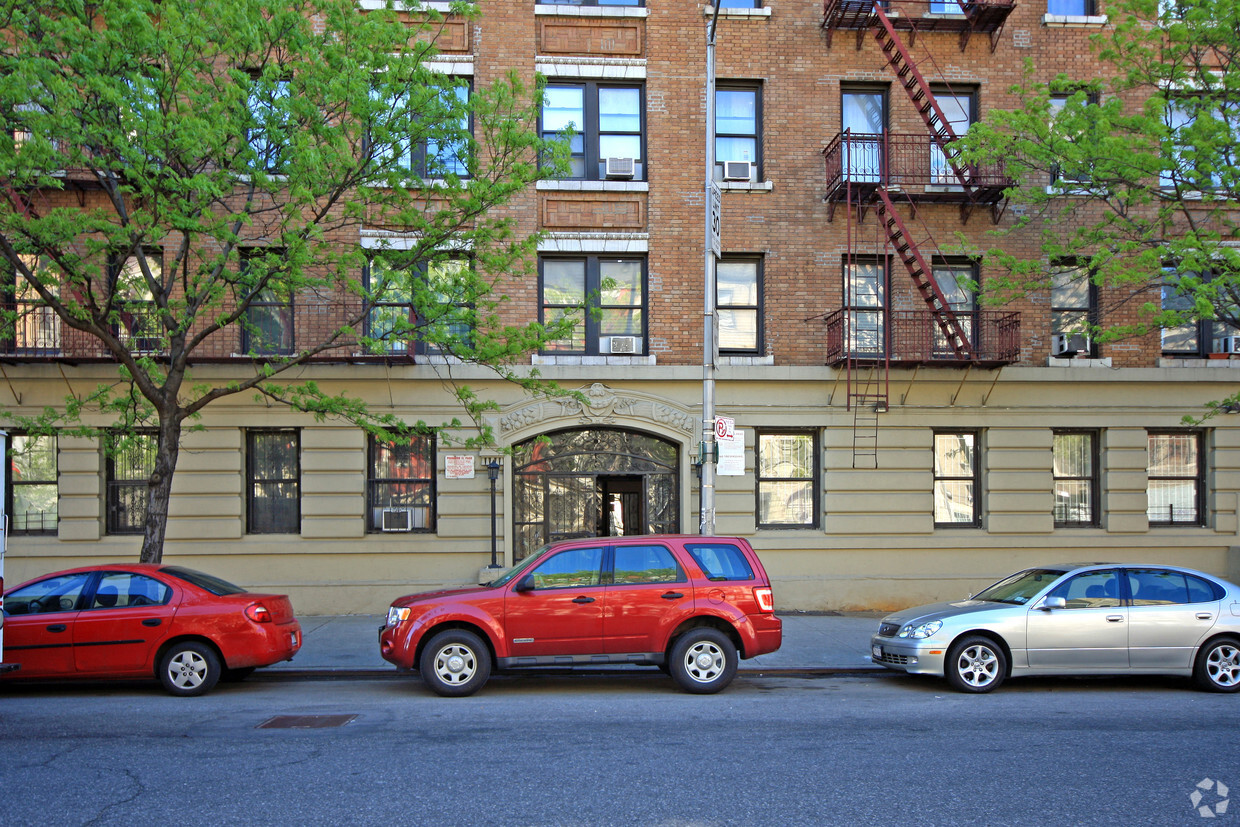 Building Photo - 48 Saint Nicholas Pl