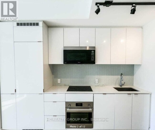 Building Photo - 7 Grenville St