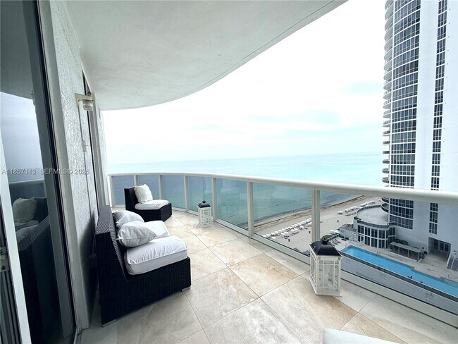 Foto del edificio - 16001 Collins Ave