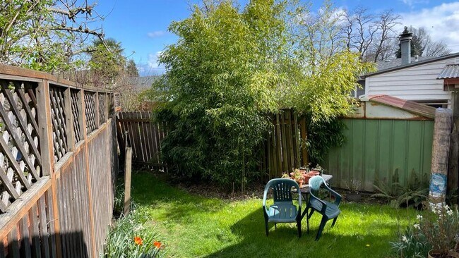 Foto del edificio - Cozy 1 Bed, 1 Bath Home with Backyard and is Near OSU Campus!