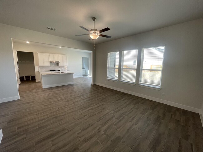 Building Photo - 100 Buckle Cove
