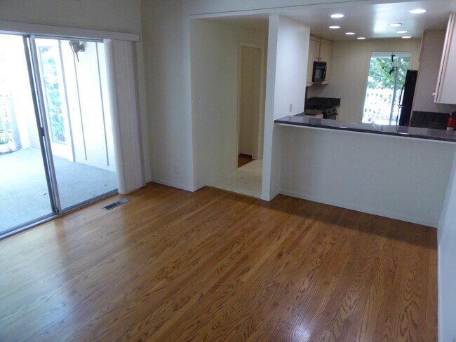 Building Photo - 15 Havenridge Ct