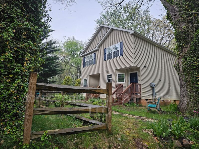 289 Brickyard Rd Unit B, Asheville, NC 28806 Condo for Rent in