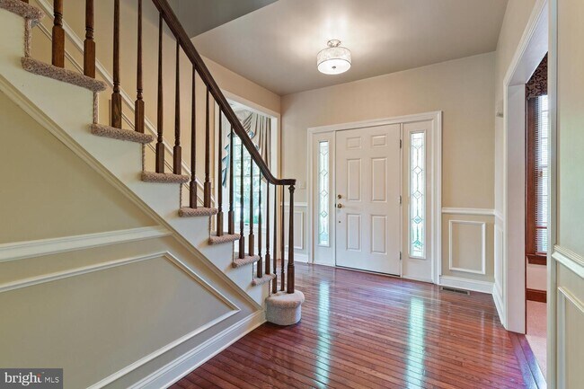 Building Photo - 5 Shadow Dr