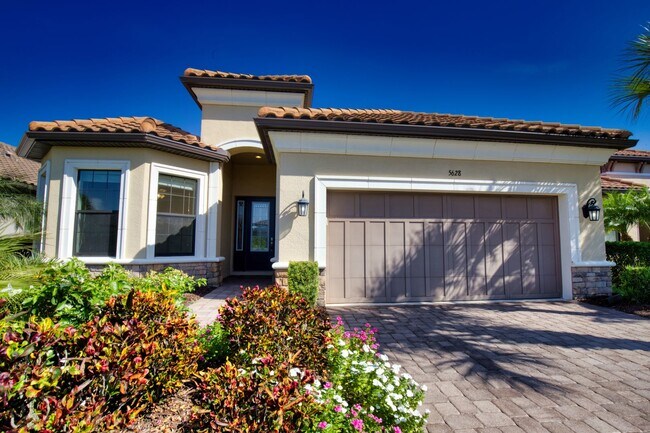 Building Photo - Annual Unfurnished Single-Family Home located in Bellacina at Casey Key with Resort-like Amenities!