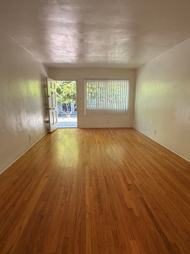 Building Photo - 11675 Magnolia Blvd