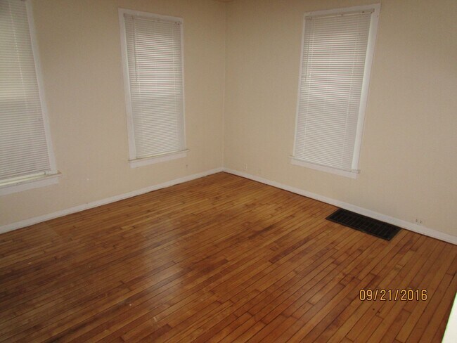 Foto del edificio - Spacious Madison 4-Bedroom Near Camp Randa...