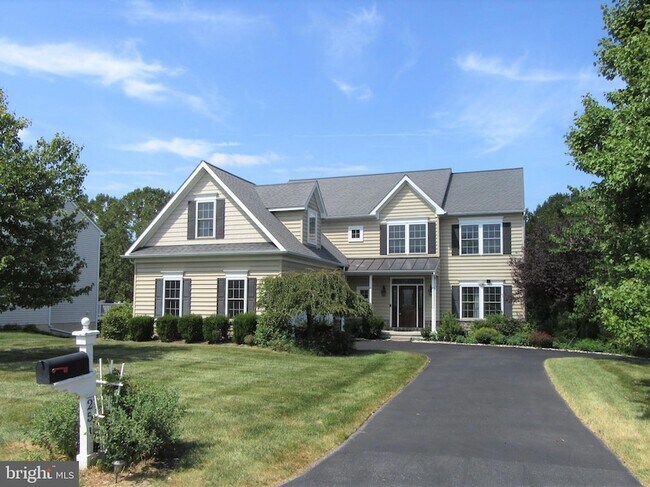 Foto del edificio - 251 Mill House Dr