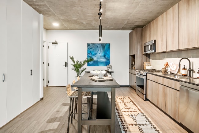 Photo - 1450 W Randolph St Apartment