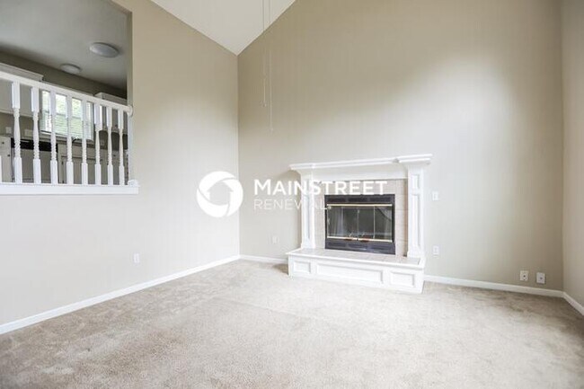 Building Photo - 4 Bedroom Pet-Friendly Home in De Soto, KS with Main Street Renewal