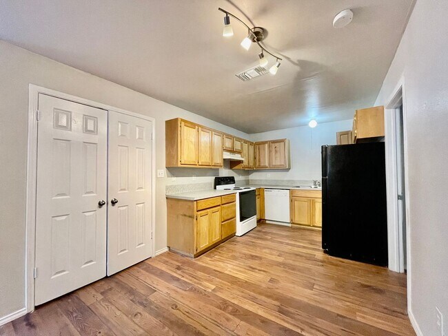 Foto del edificio - 1013-1015-1015 Advance St