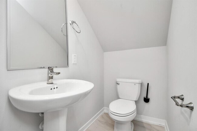 Building Photo - 619 Thornton Oaks Ln