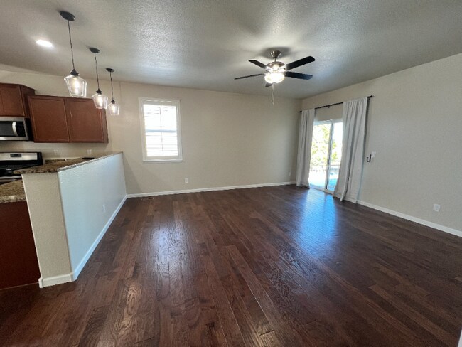 Foto del edificio - 5601 En Joie Pl