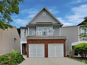 Building Photo - 913 Tamarisk Pl