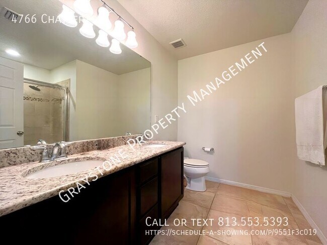 Foto del edificio - Experience comfortable living in Riverview...
