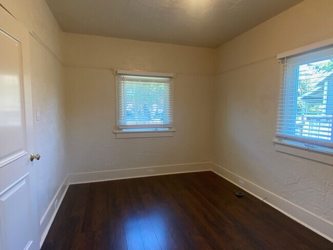 Foto del edificio - Updated and Unique Rose Garden 1 Bedroom Single Family Home!