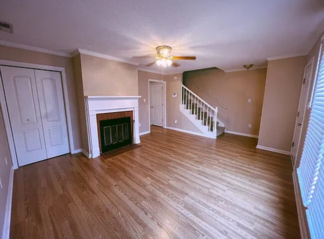 Building Photo - 21899 Williamsburg Dr