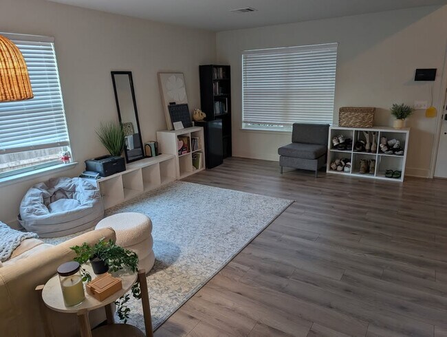 sala de estar1 - 1306 Sunflower Ln