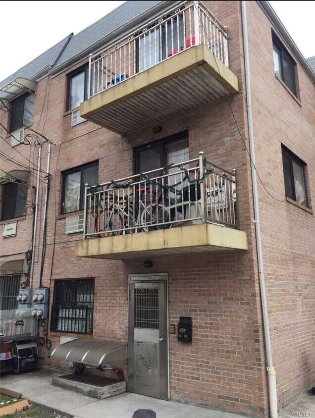 Building Photo - 7330 Queens Midtown Expy