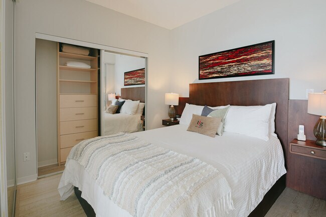 Photo du bâtiment - 81 Bay St.