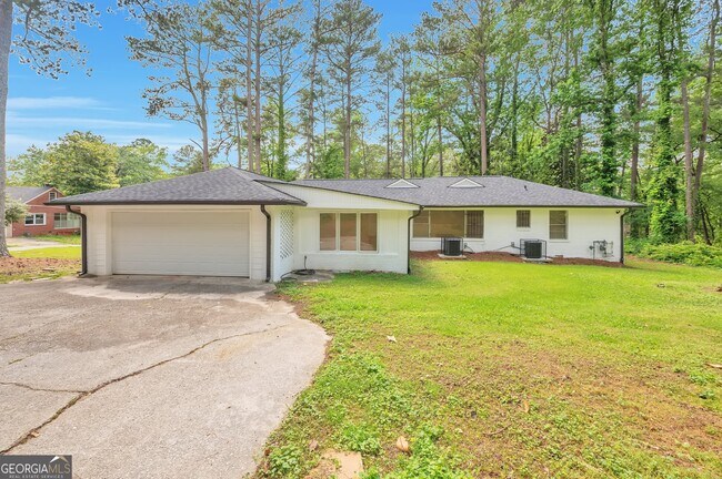 Foto del edificio - 1332 Willis Mill Rd SW