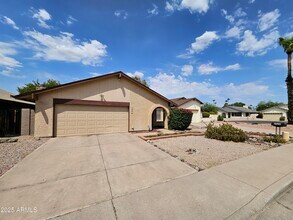 Building Photo - 2420 W Kiowa Ave
