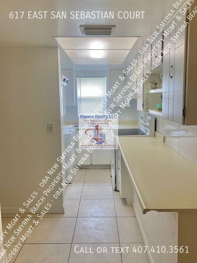 Building Photo - 617 E San Sebastian Ct
