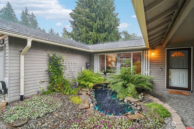 Foto del edificio - Spacious 3 Bedroom Home In Mountlake Terra...