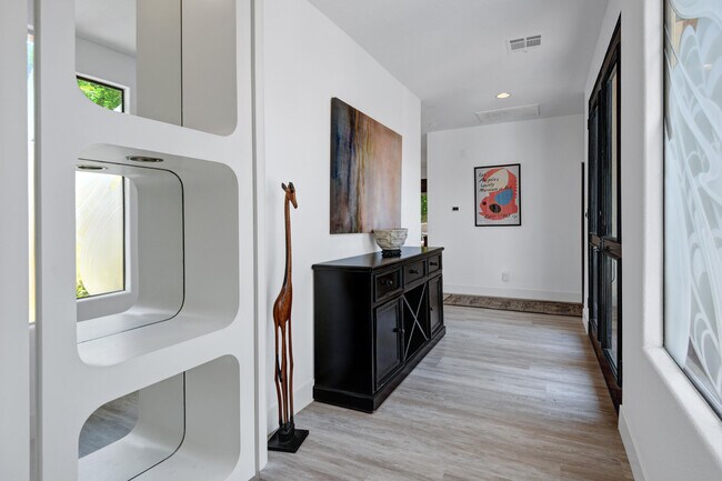Building Photo - 10509 Sunningdale Dr
