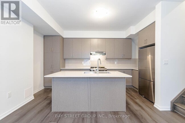 Building Photo - 31 Almond Blossom Mews
