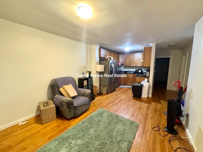 Foto del edificio - 125 Rindge Ave