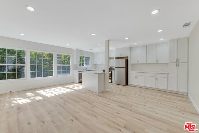 Foto del edificio - 853 S Bedford St