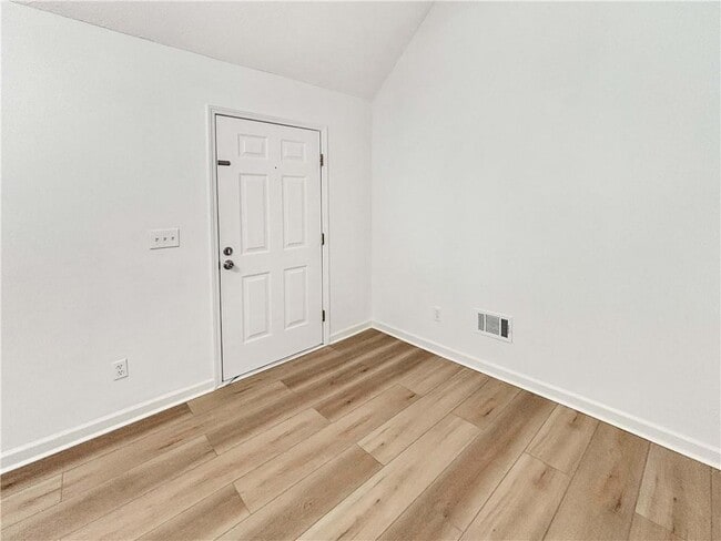 Foto del edificio - 5907 Brookside Dr SE