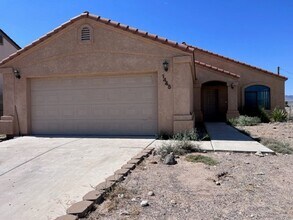 Building Photo - 1445 Colina Dr